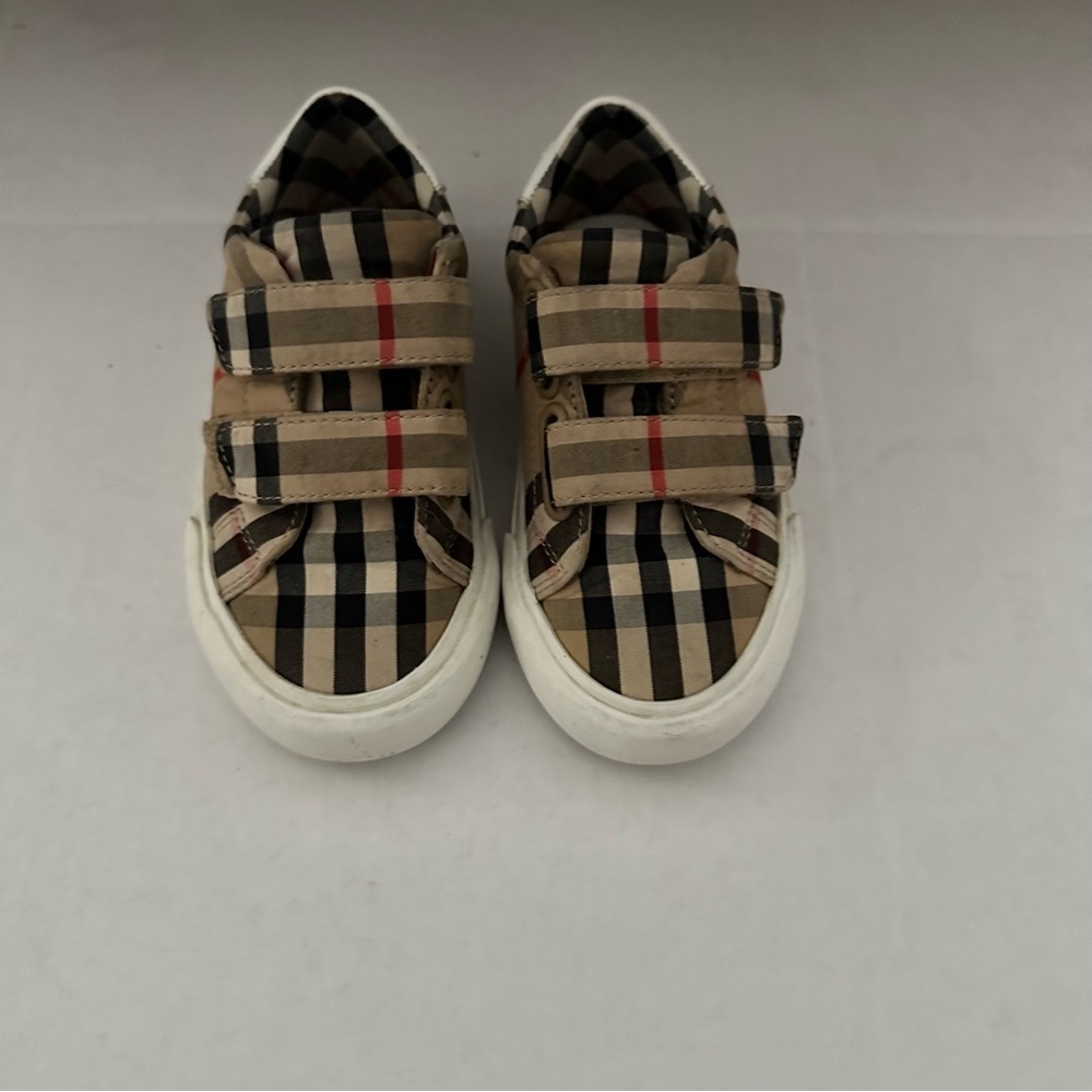 Burberry kid sneakers 24 tan and white